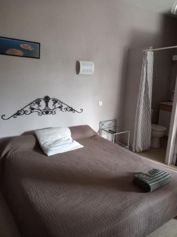 Hotel Restaurant O Regal Villeneuve-sur-Lot Bagian luar foto