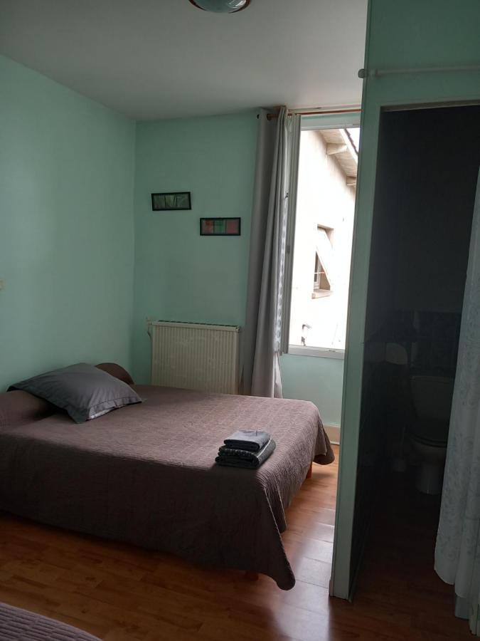 Hotel Restaurant O Regal Villeneuve-sur-Lot Bagian luar foto